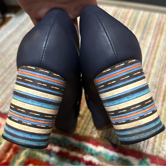 Fluevog EXCELLENT Greater Expectations Pettitt navy geometric Mary Jane pump- 10 - Picture 7 of 16